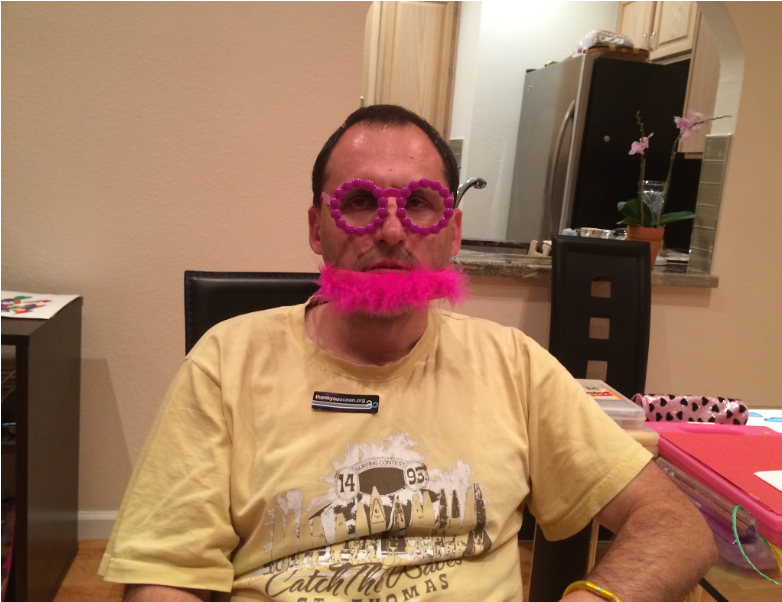 Emily Mitnick applied funny make up in a very artistic way